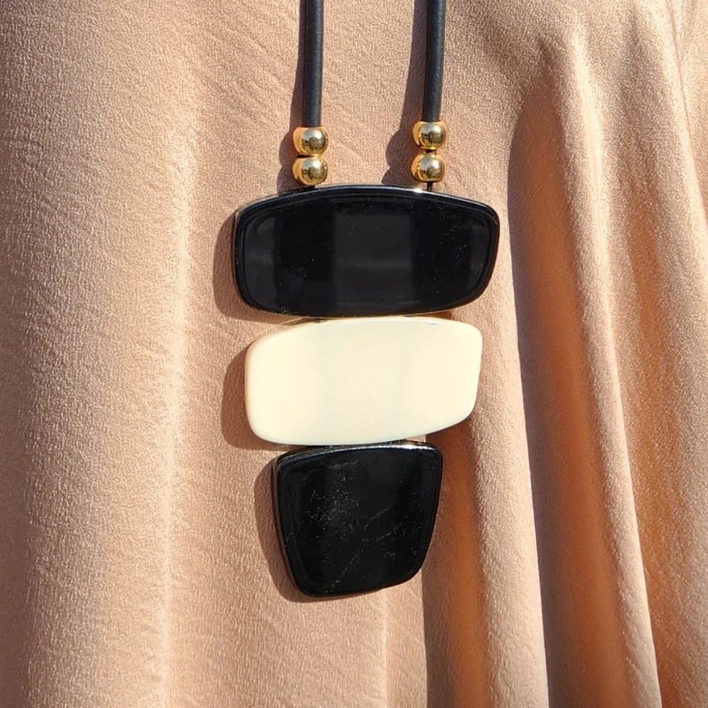Zebra print Statement Necklace - Reversible😍 - Picture 4 of 16